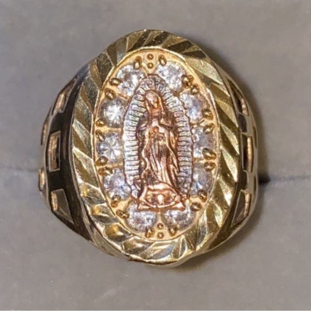 Real 15k Gold Diamond Ring Virgen De Guadalupe Piece Size 10.50 Preowned
